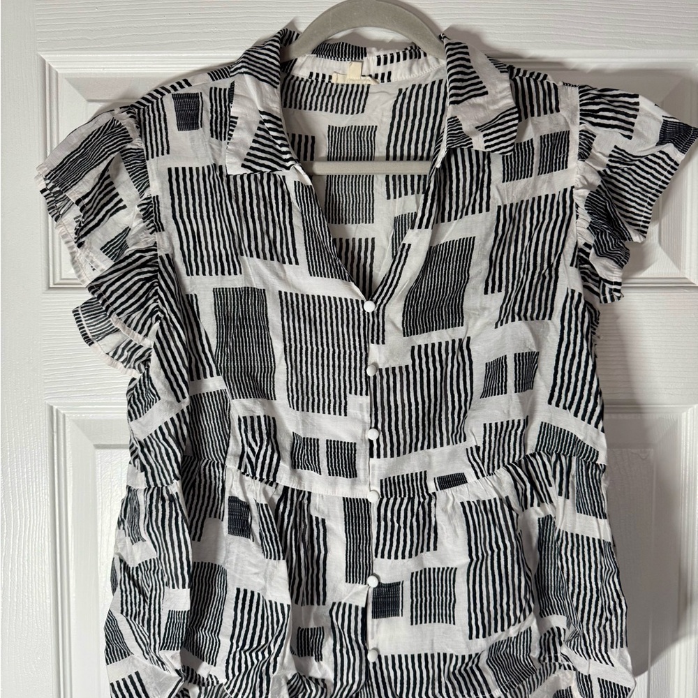 Black and White Geometric Women's Top